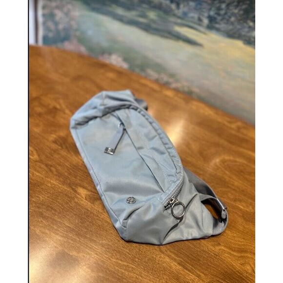 Lululemon On The Beat Belt Bag 4.5L Chambray Baby Blue Rare Color Sold Out - Picture 3 of 6